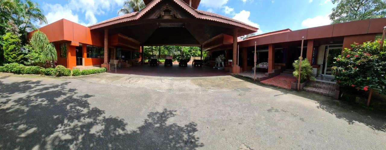Saj Earth Resort & Convention Center , Kochi Nedumbassery Zewnętrze zdjęcie