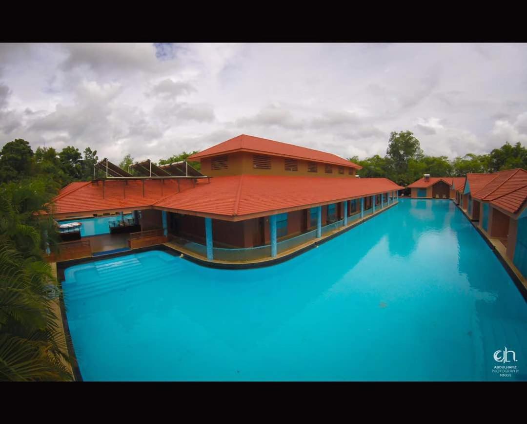 Saj Earth Resort & Convention Center , Kochi Nedumbassery Zewnętrze zdjęcie